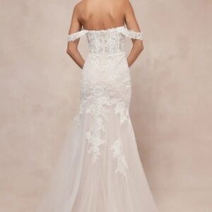 Lulu's Elegant Off-Shoulder Lace Wedding Dress - White